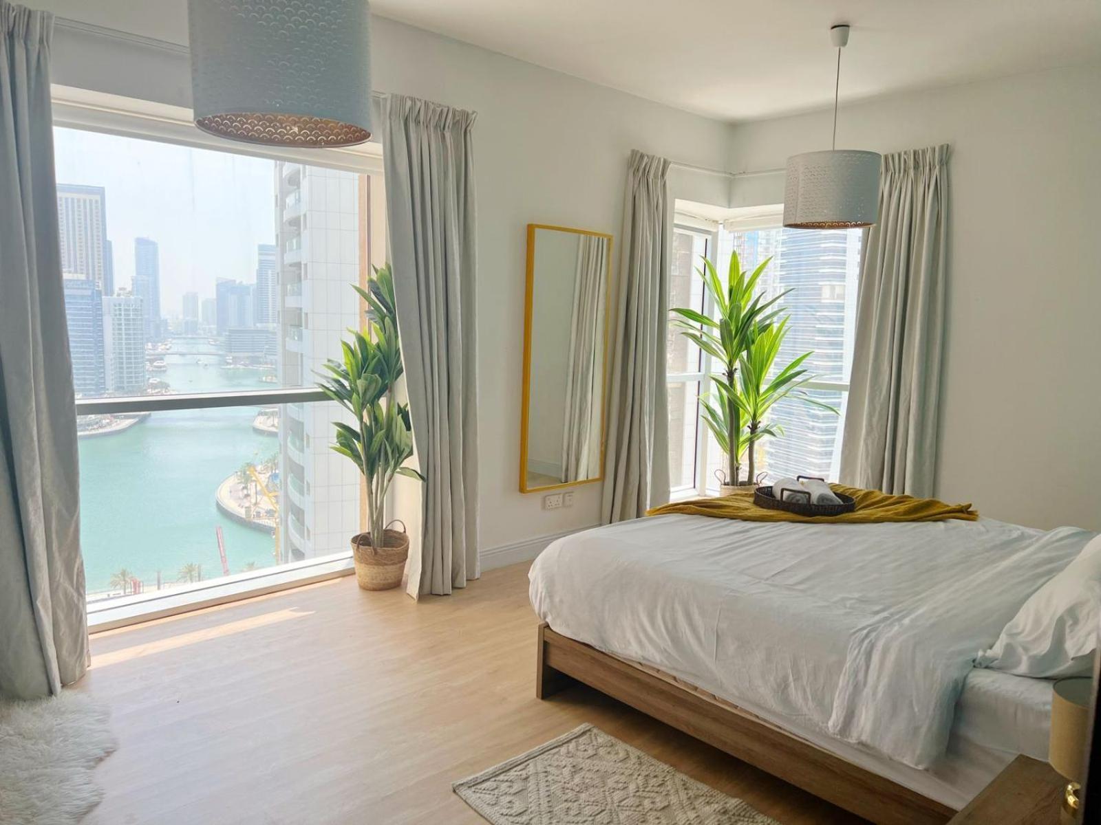 Newly Renovated Marina & Sea View Family Condo Дубай Экстерьер фото